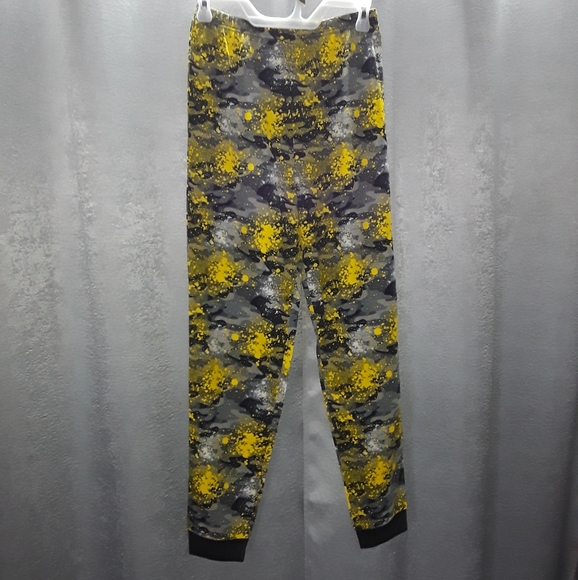 New 3 Piece Skull PJ Set - Picture 2 of 5